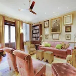 Historic Elegance In The Heart Of The Marais - 6p 2bdr Appartement *
